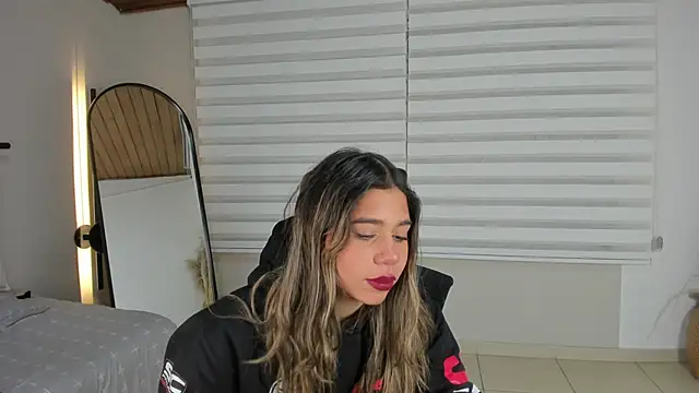 Rachell_criss webcam