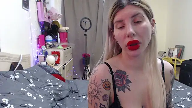 BLACKPeonyy webcam
