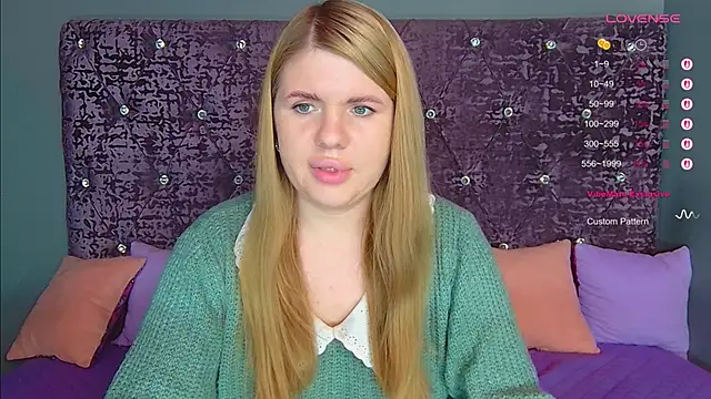 norabigass - NoraBigAss's free webcam - UK Sex Cams