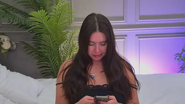 TrishaWinslet webcam