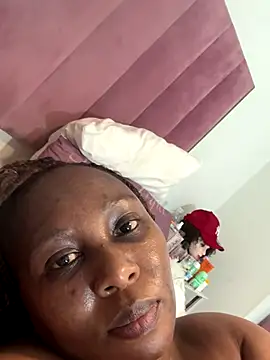 Bootyliciouse21X webcam