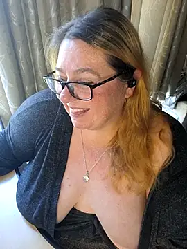 Iceprincess2bad4u webcam