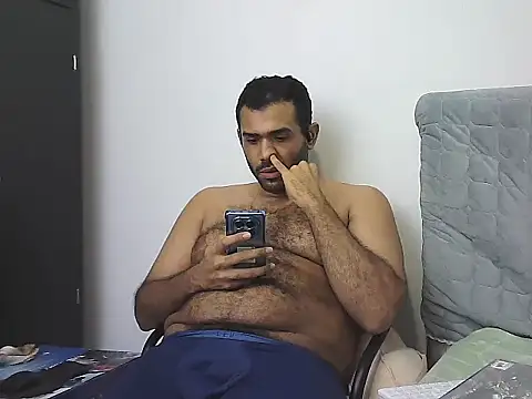 AlphaLatinoBear webcam