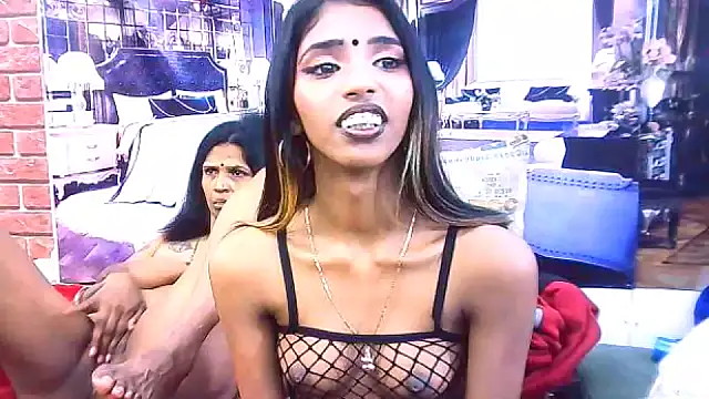 IndianSexySlender webcam