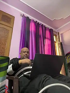 Dick_6inches_Delhi webcam