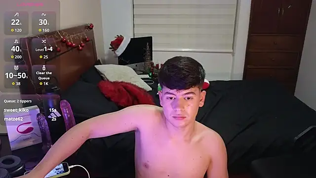 tightncuteass (M twink) - doggy pose naked