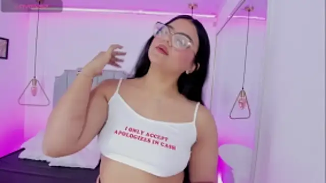 ScarlettWhitmore webcam