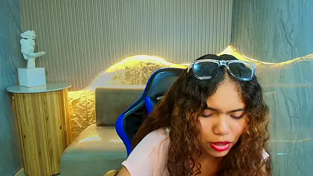 lirianne_thorne_r webcam