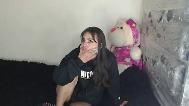 skinny_sweet2411 webcam