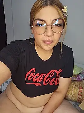 mila_curvy webcam
