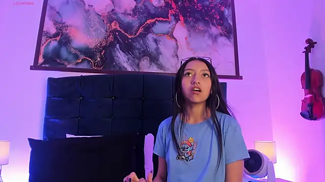 luna_moo_ (F teen) - spank ass x 20