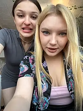 erikamuse (Ask my age) - tease nipples