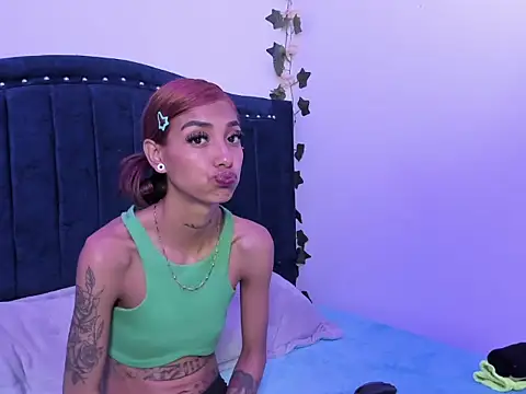 KarlaSlutSkinny__ webcam