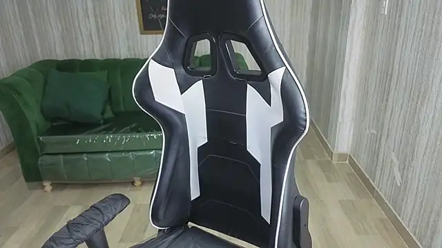 paula_lorens_t1_ webcam