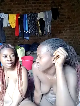 Black_juicy24 webcam