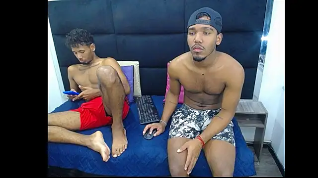 Straight_latinX webcam