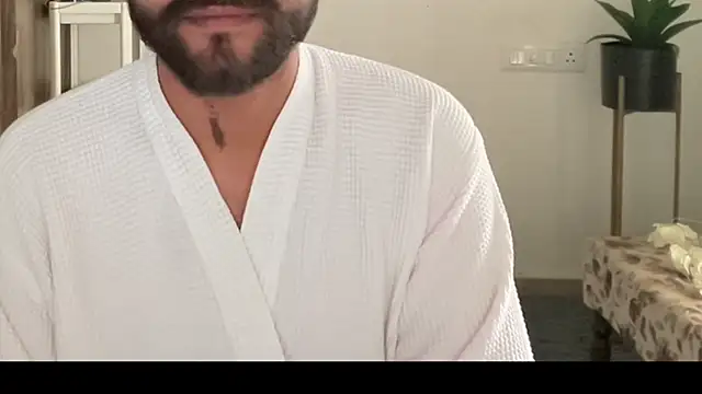 MakeMeAwareAah webcam