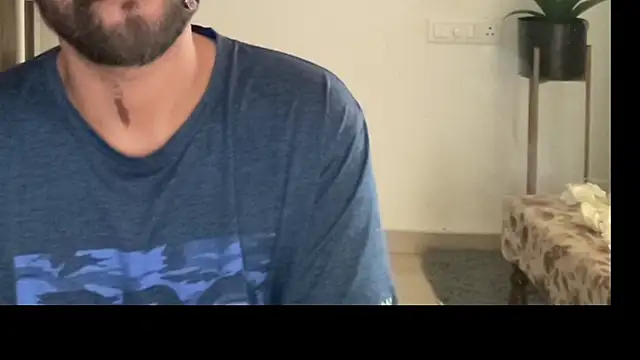 MakeMeAwareAah webcam