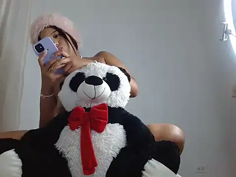 Sarah_Foxxie webcam