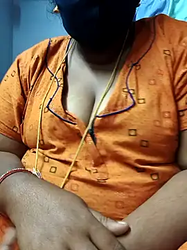 TAMIL_ELAKKIYA webcam