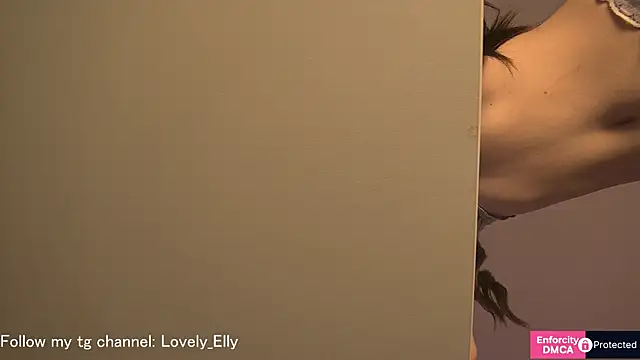 EllyMays webcam