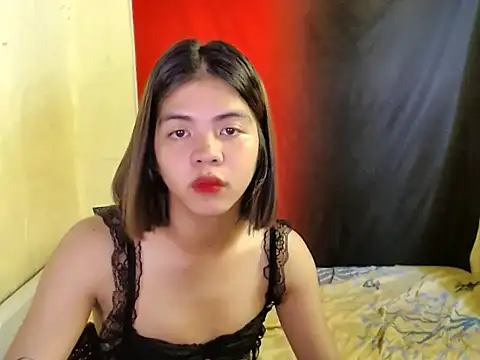 XWildTsYhannaUncutX webcam