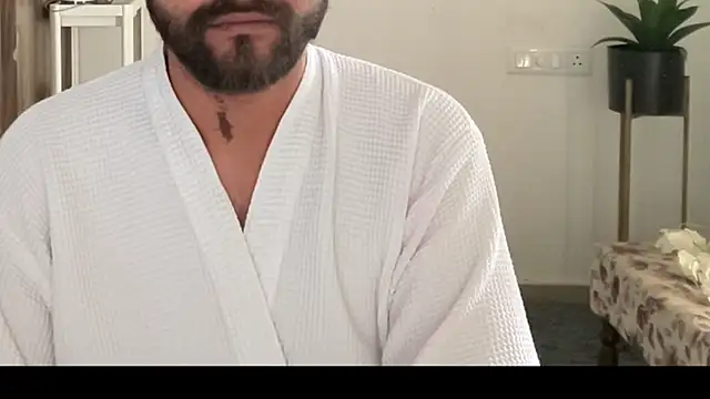 makemeawareaah (M young) - Wear Saree <3