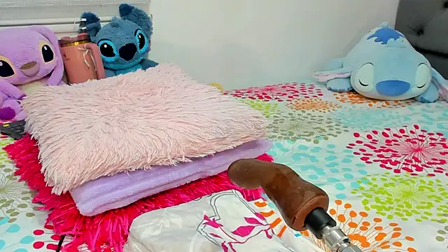 Elizabeth_18_ webcam