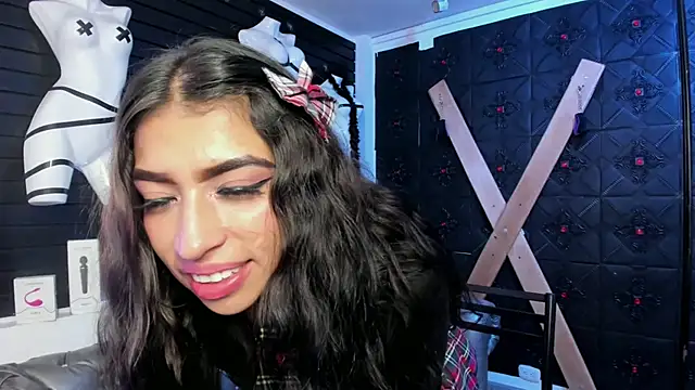 TeennNaugthy18 webcam