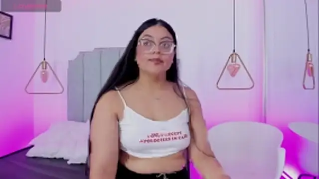 ScarlettWhitmore webcam