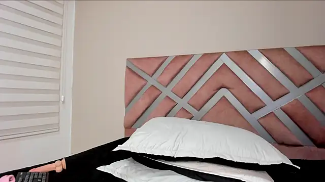 pamela_anderson_ webcam