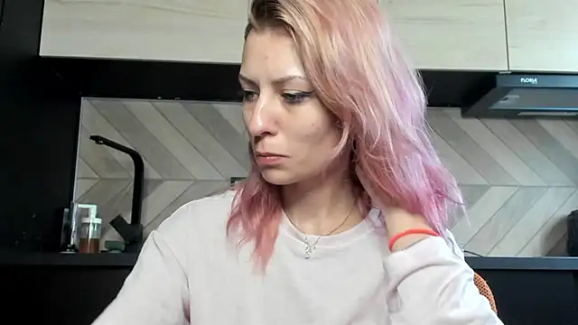 karo123421 (F young) - #feets #smoke , #leggings #mistress