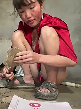 sunny_lotus (F young) - please help me make money to buy medicin