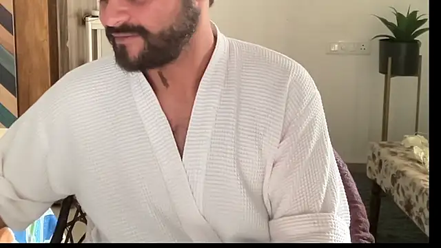 MakeMeAwareAah webcam