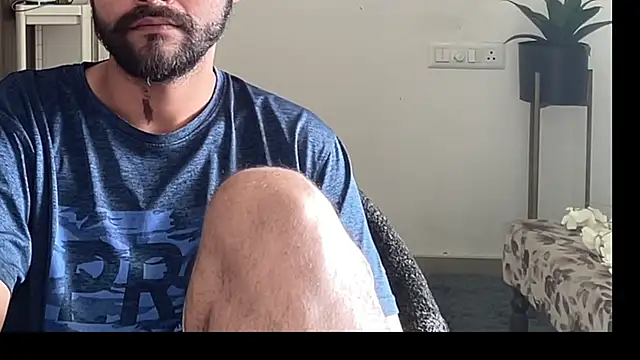 MakeMeAwareAah webcam