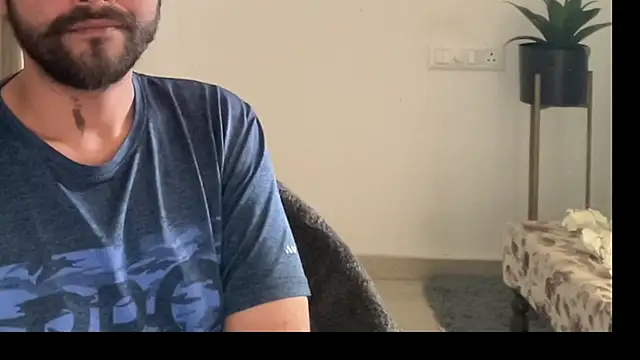 MakeMeAwareAah webcam