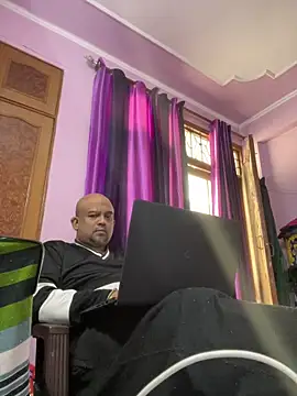 Dick_6inches_Delhi webcam