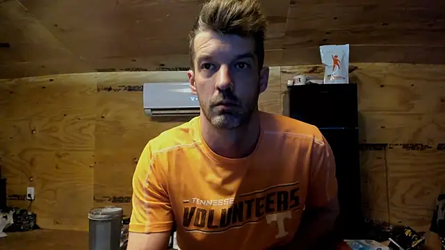 kenny_kyle (Ask my age) - naked 5 mins