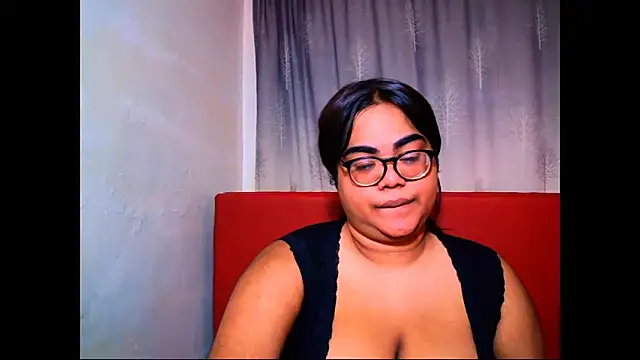 Indian_Lola00 webcam