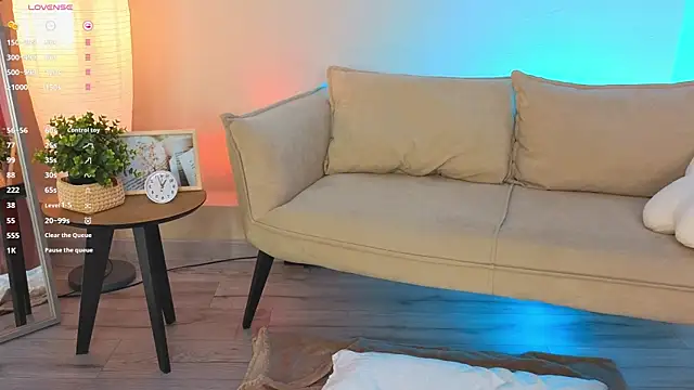 oliviakis_ (F young) - more water for my tits