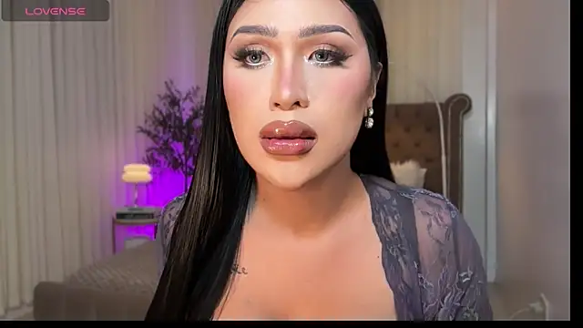 Your_Majesty_Tyra webcam