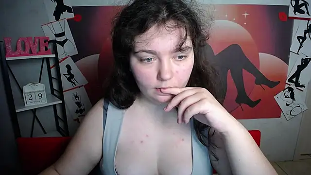 NeonilaLisova webcam