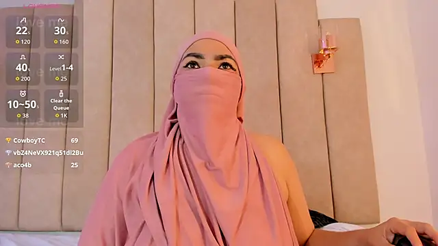 _naylaa_ (F milf) - Panties off and zoom pussy