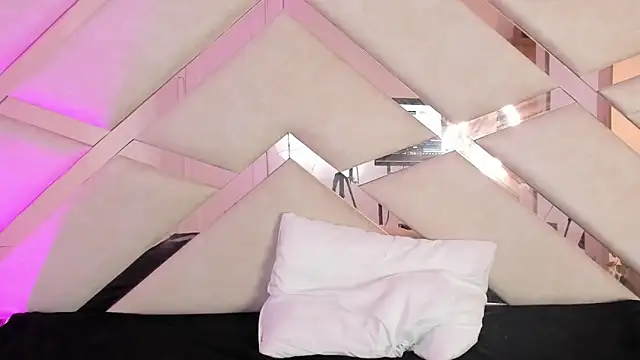 sophie_pariss webcam