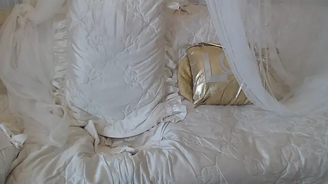 Mia-Montal777 webcam