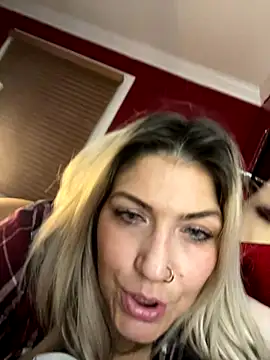 LittleMissEeve Live Webcam on Stripchat