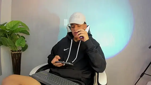 Isaac_Collins_ webcam