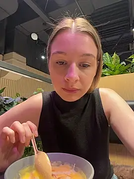 sashacatt (F young) - striptease show 🫦