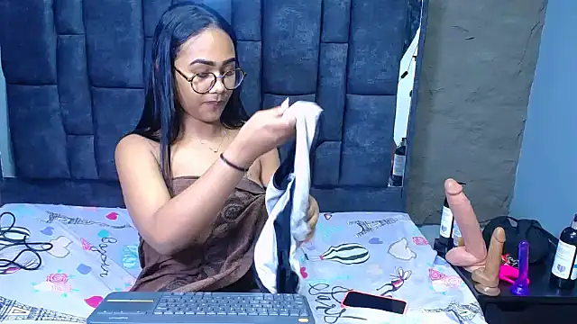 sanabrl_tits webcam