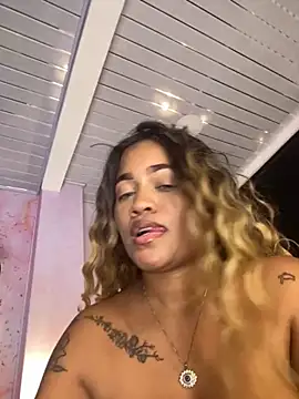 riri_brunnete webcam